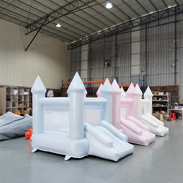 doğum günü etkinlikleri için yumuşak oyun pastel kabarık ev