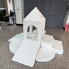 Wei&szlig;es Softplay-Schloss mit Rutsche und Bl&ouml;cken