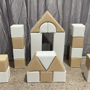 Beige soft play auto con volante