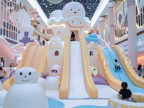 Çocuk Eğlence Merkezi için Sevimli Karikatür Temalı Dev Kapalı Şişme Oyun Alanı Kaydırağı_722_541.jpg