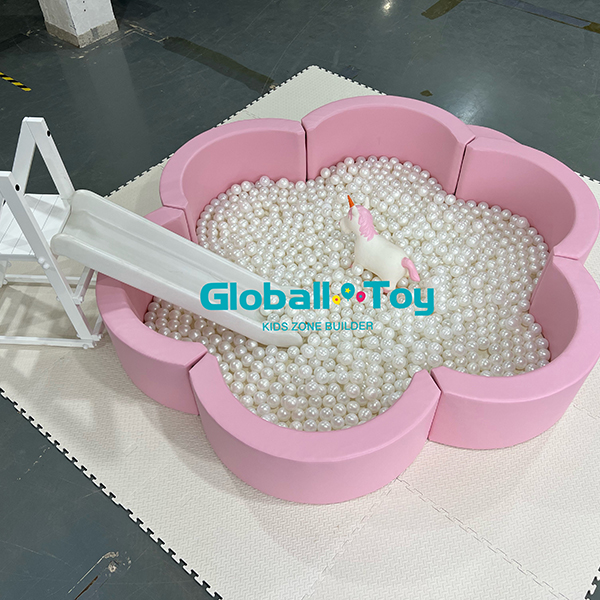 Bingkai panjat dan terowongan untuk area bermain anak