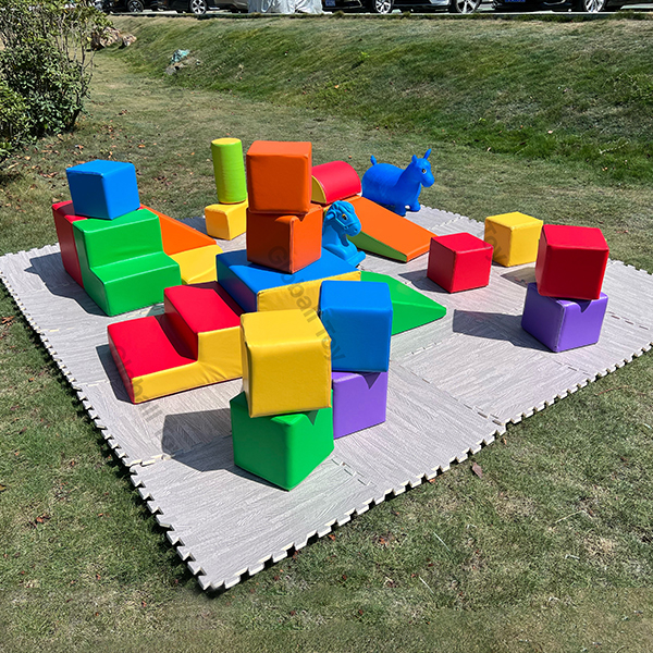 peuterspeelset schuimblokken voor scholen