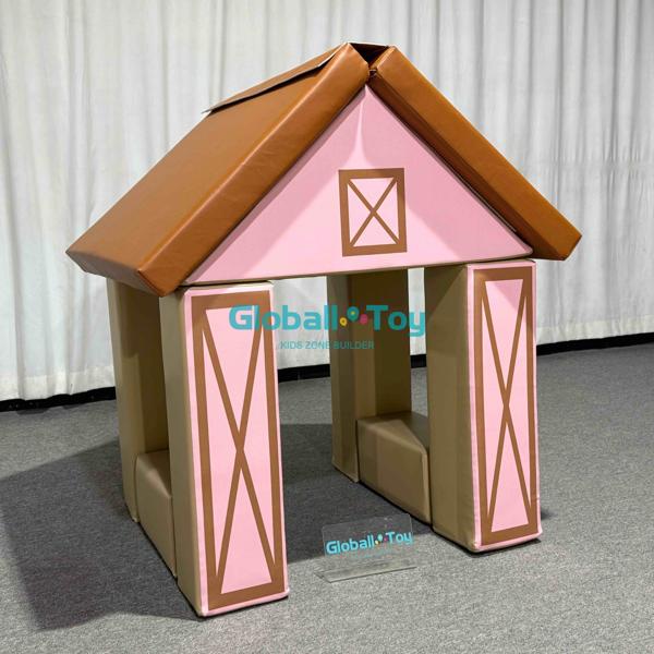 Vue latérale de la maison pour enfants Soft Play pour aire de jeux pour enfants