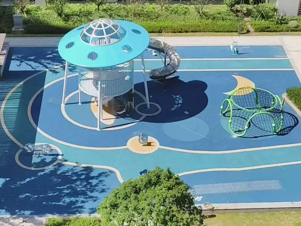 Przykład projektu: Plac zabaw o tematyce kosmicznej w Walencji w Hiszpanii