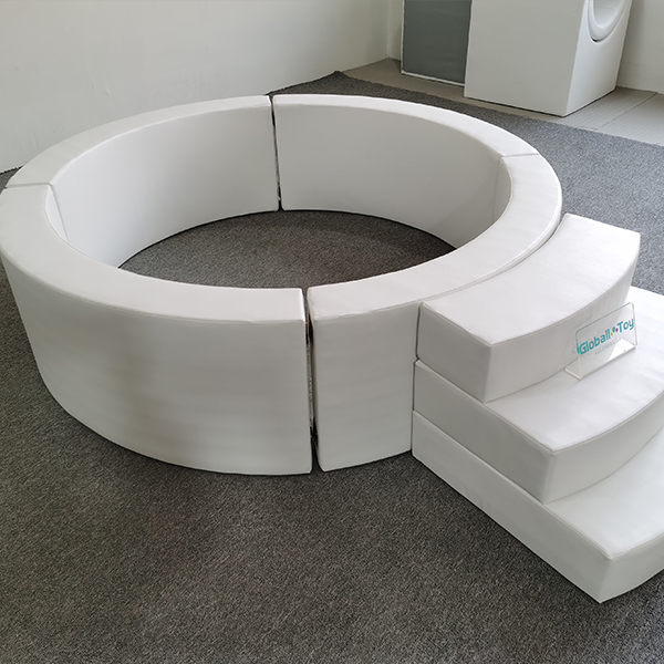 grote-witte-ronde-softplay-ballenbak