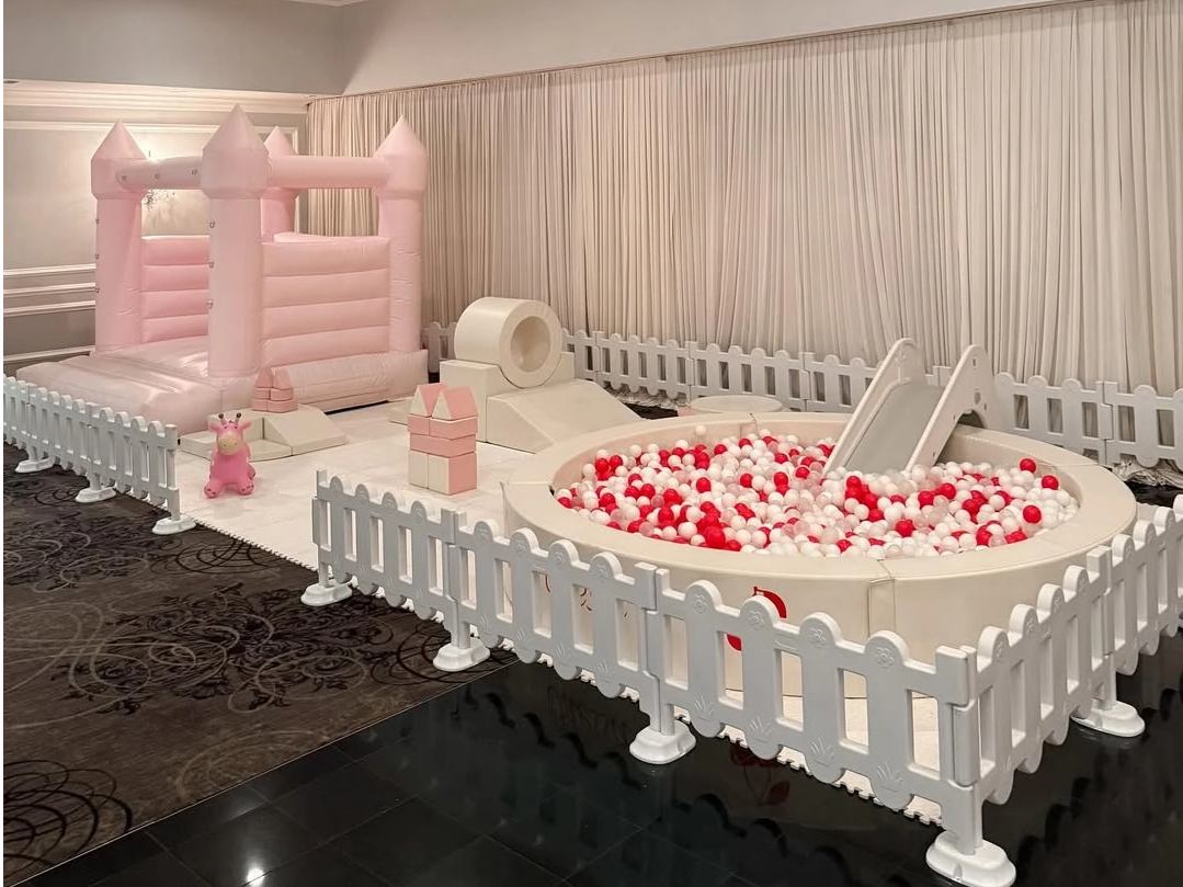 Set di casa gonfiabile per castello rosa e vasca per palline da gioco morbida per feste per bambini e parchi giochi al coperto