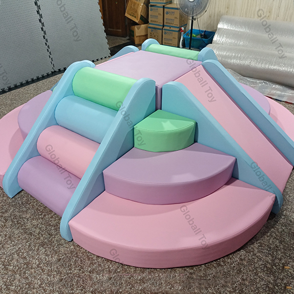 Zachte tunnelset met grote evenwichtsbalk voor kinderen