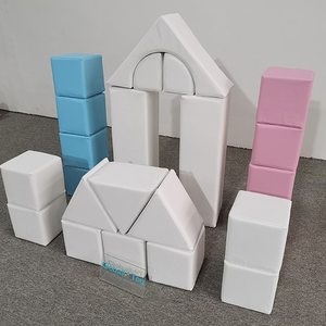 blocs-de-construction-soft-play-blancs et color&eacute;s