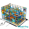 Ozeanthema Indoor -Spielplatz mit Spiralrohrrutsche und Ballgrube für Kinder