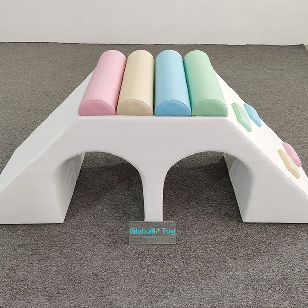 pastel-soft-play-boogklimset
