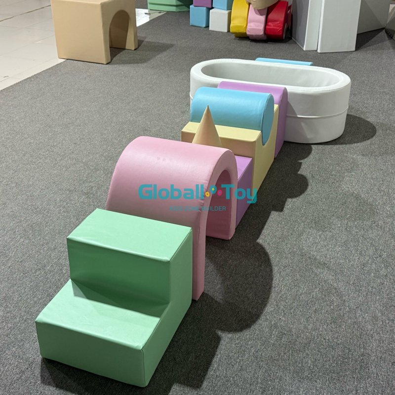 Ensemble de jeu intérieur pour enfants avec toboggan et tunnel combinés