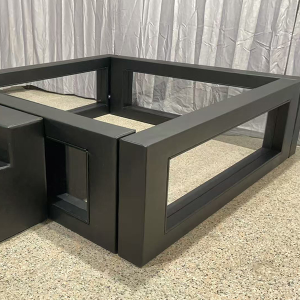 Struktur permainan lunak dengan jalur roller dan terowongan