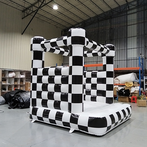 A scacchiera in bianco e nero a scacchiera gonfiabile di rimbalzo per bambini festa