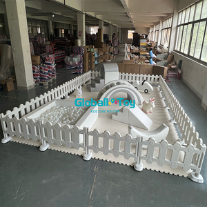 Equipamento de playground interno