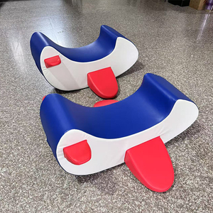 Cubos de juego blandos en colores pastel y bloques ondulados para la motricidad