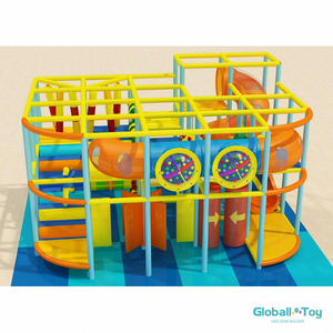 playground interno comercial com deslizamento de tubo em espiral e obstáculos de escalada