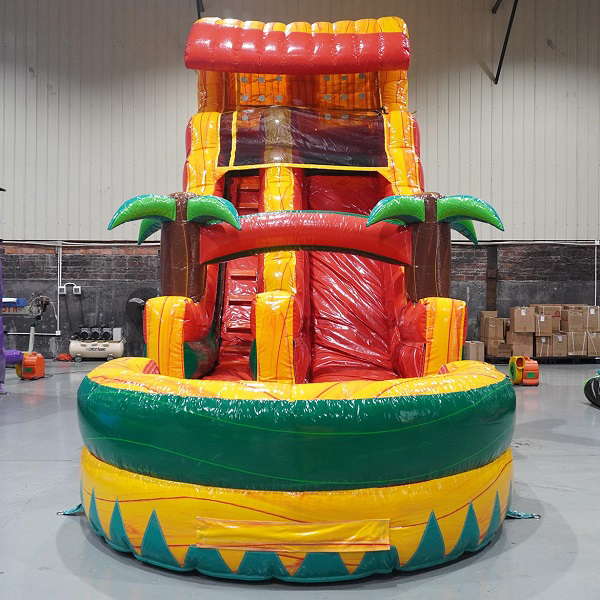 scivolo-gonfiabile-per-divertimento-a-palma