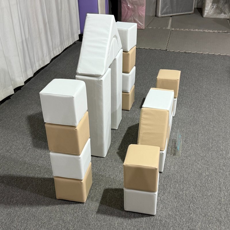 Blocs de construction Soft Play blancs et beiges