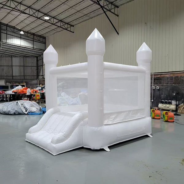 Ch&acirc;teau sautant blanc commercial avec la glissi&egrave;re pour le terrain de jeu d'int&eacute;rieur