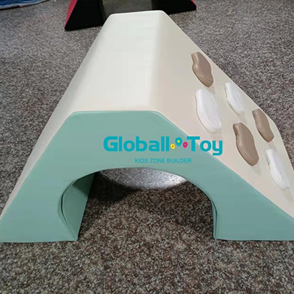 Anbieter von Softplay-Regenbogen-Kletterblöcken