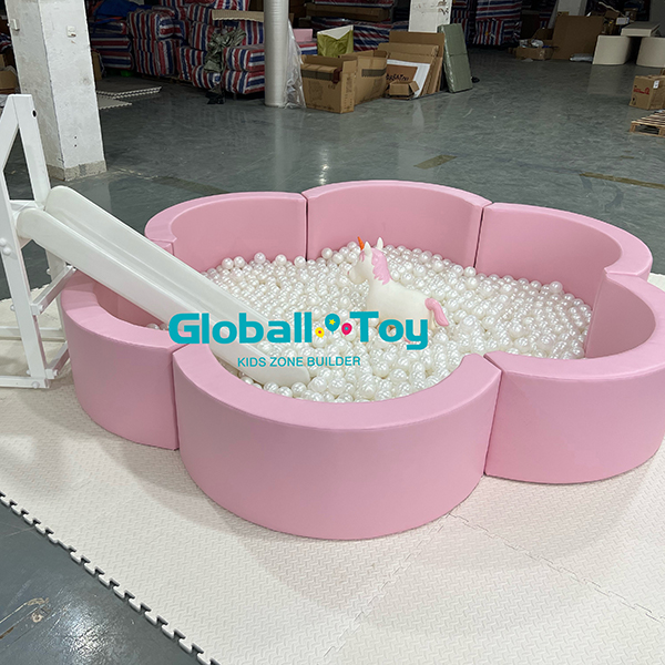 Set soft play khusus untuk penggunaan komersial