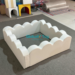 Pagar bermain lembut berwarna putih untuk taman bermain anak-anak dalam ruangan