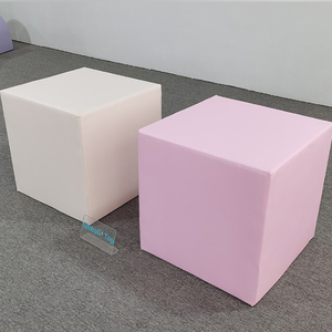 Bloc de siège en mousse molle rose pour espaces de location préscolaire