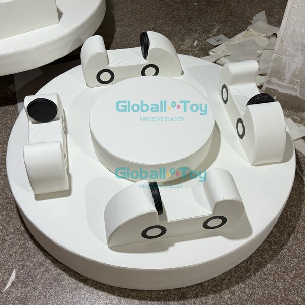 Mobilier de jeu doux blanc pour aires de jeux et f&ecirc;tes d'enfants