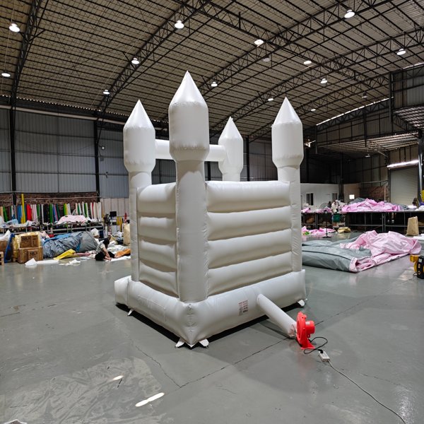 beyaz-yumuşak oyun-şişme-sı&ccedil;rama-ev-kapalı-etkinlik tedarik&ccedil;isi