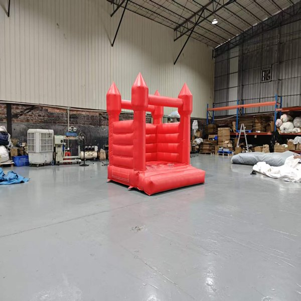H&uuml;pfburg-roter-PVC-Sprungspielplatz-gewerbliche-Nutzung